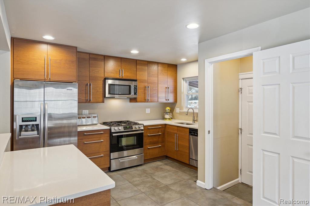 2123 Winewood Avenue, Ann Arbor, MI 48103 — Photo 17