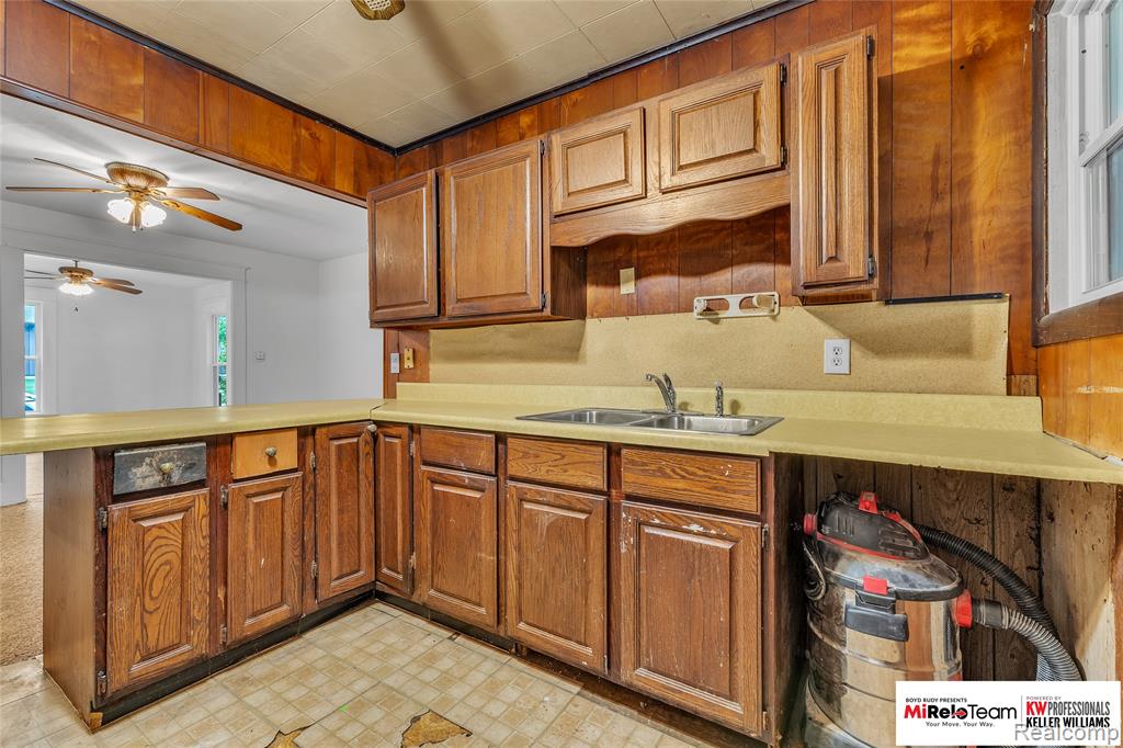 848 Caton Avenue, Adrian, MI 49221 — Photo 6