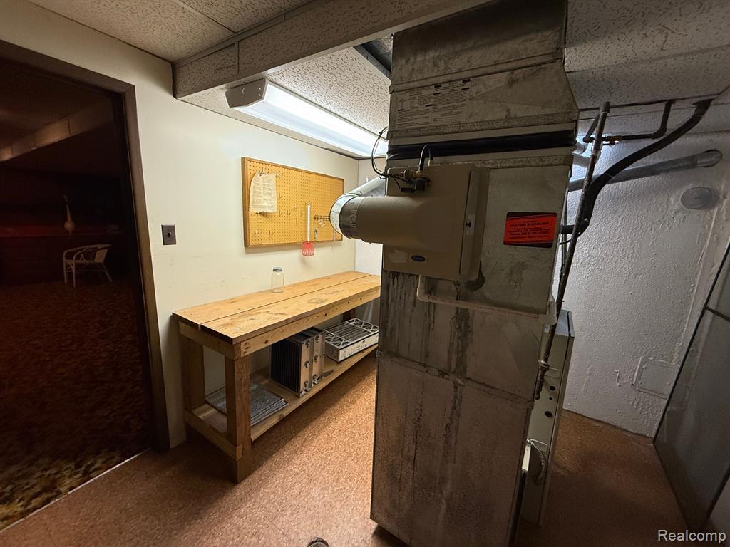 11 KIMBERLY Lane, 54, Dearborn, MI 48120 — Photo 59