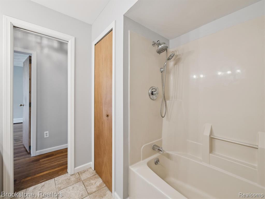 771 Gertrude Road, Waterford, MI 48328 — Photo 30