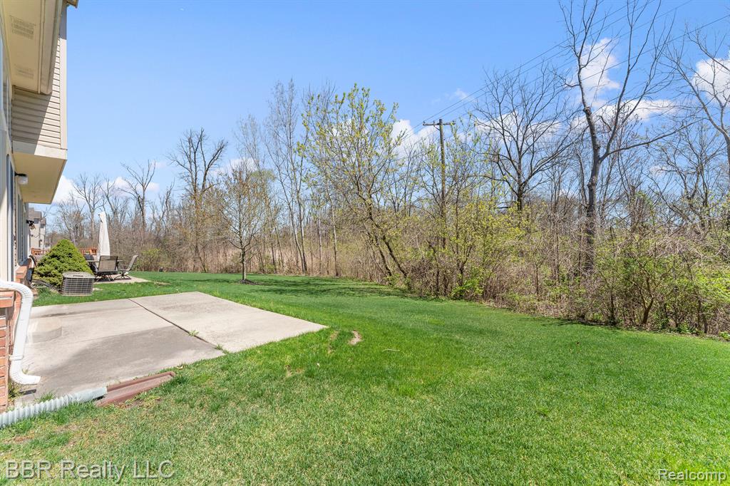 5485 GREENWAY Drive, Trenton, MI, 48183