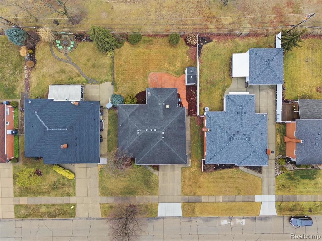 7697 Carrousel Boulevard, Westland, MI — Photo 12