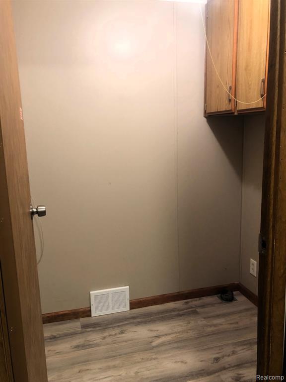 608 Holly Court, Jonesville, MI 49250 — Photo 16