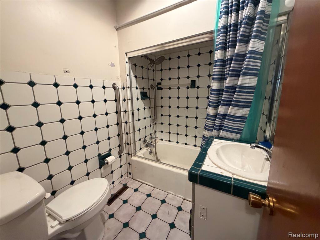 3294 Huggins Avenue, Flint, MI, 48506