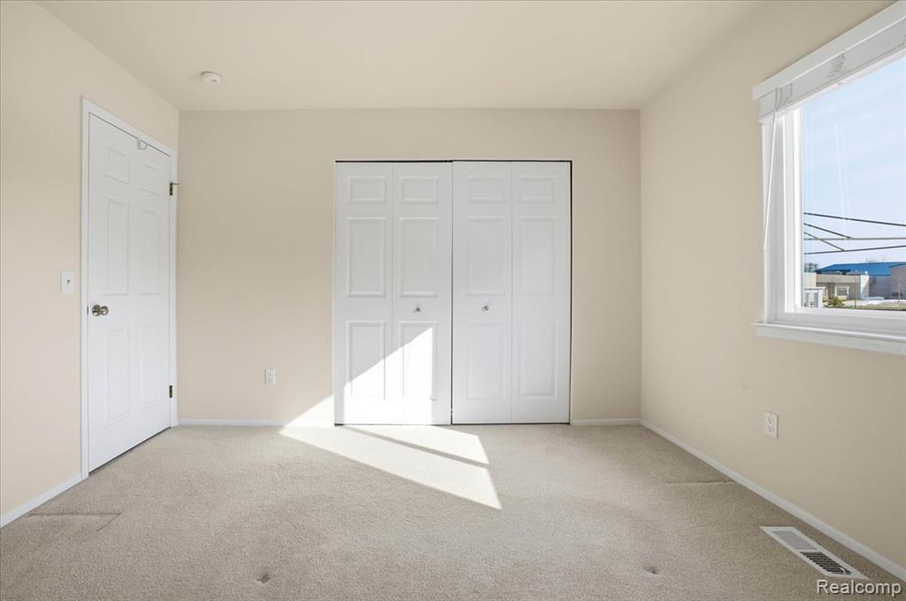 6042 Barker Avenue, Waterford, MI 48329 — Photo 15