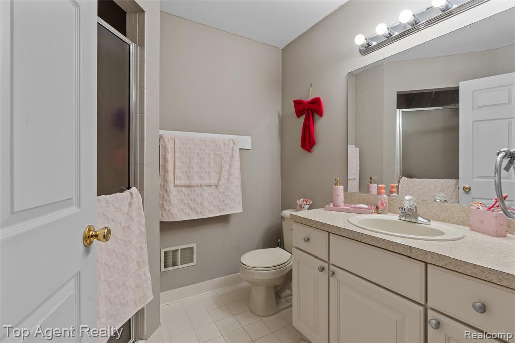 44258 Constellation Drive, Sterling Heights, MI 48314 — Photo 20