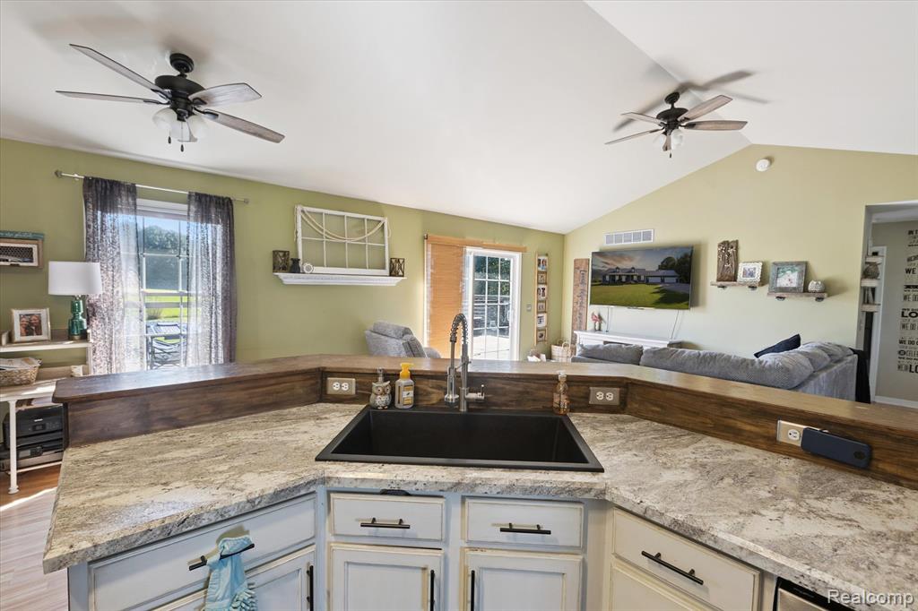 5625 Birch Run Road, Millington, MI 48746 — Photo 9