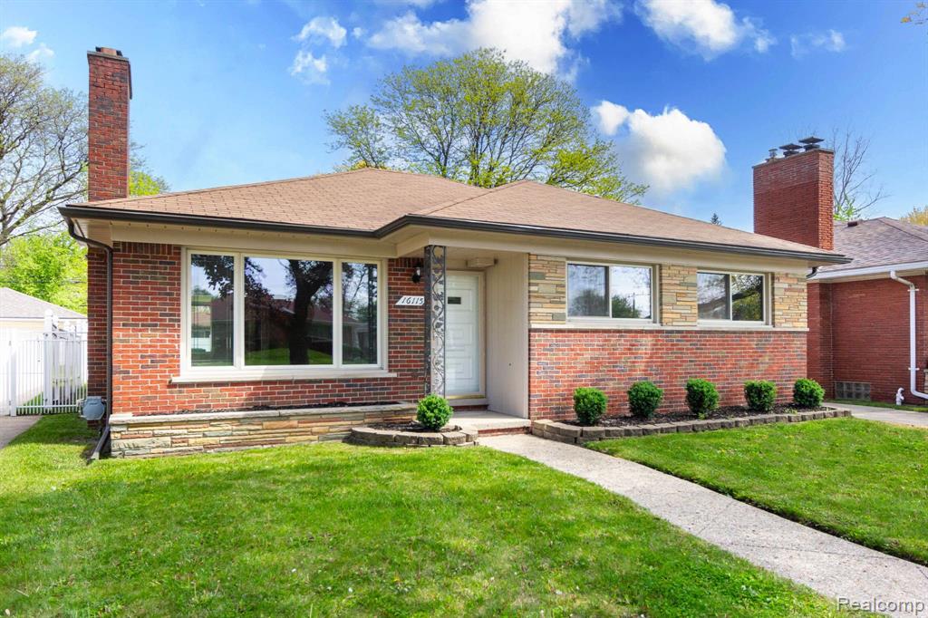 16115 Veronica Avenue, Eastpointe, MI 48021 — Photo 2