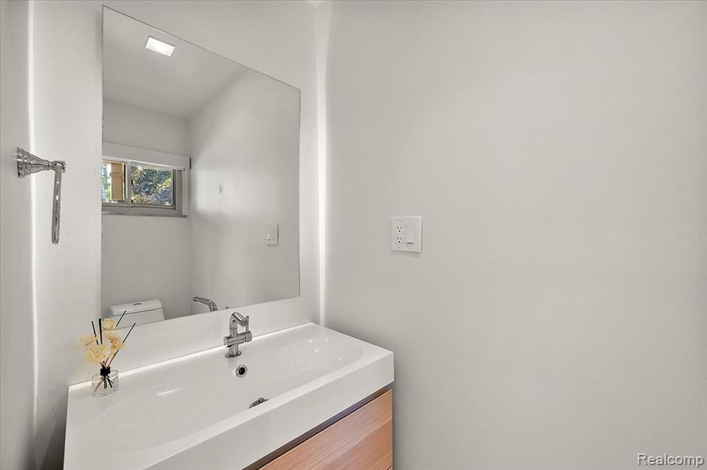 975 N Old Woodward Avenue, Birmingham, MI 48009 — Photo 20