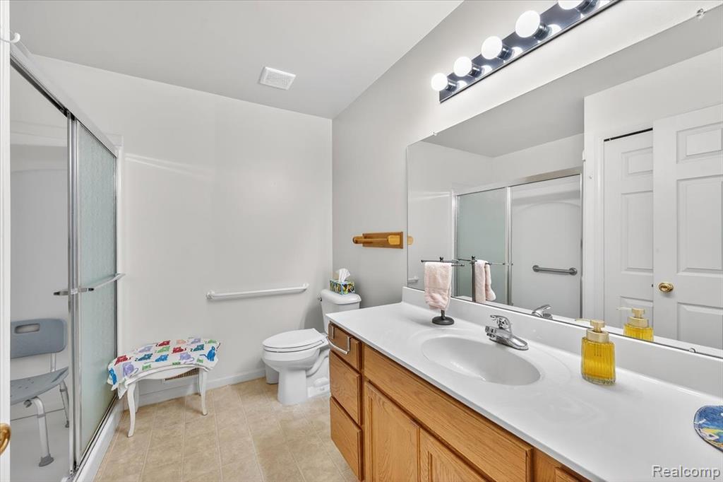 634 Eastway Circle, Lapeer, MI 48446 — Photo 19