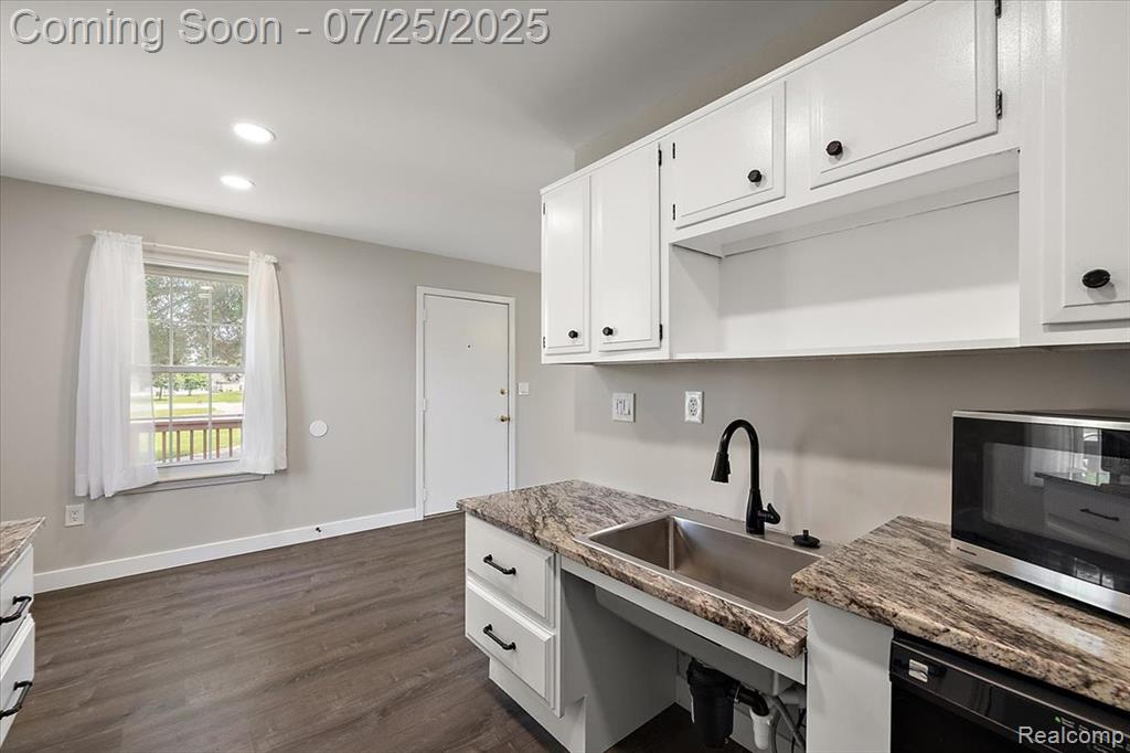 39869 Village Wood Lane, Novi, MI — Photo 22
