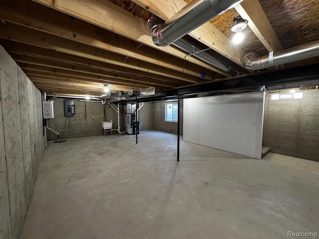 520 E EVELYN Avenue, Hazel Park, MI 48030 — Photo 37