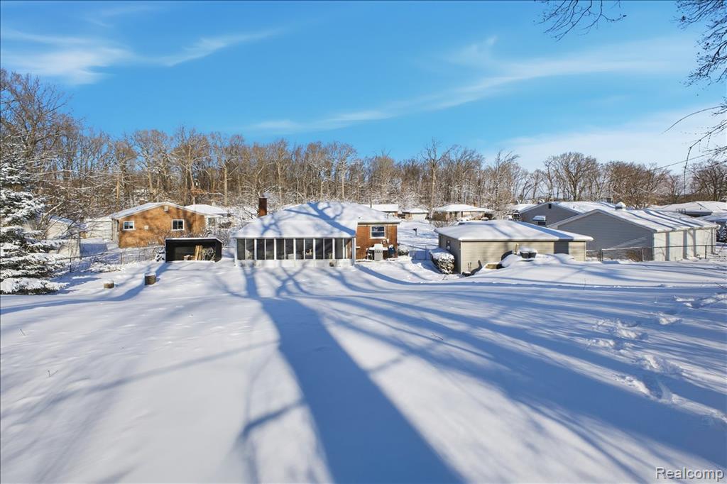 523 Tilmor Drive, Waterford, MI 48328 — Photo 37