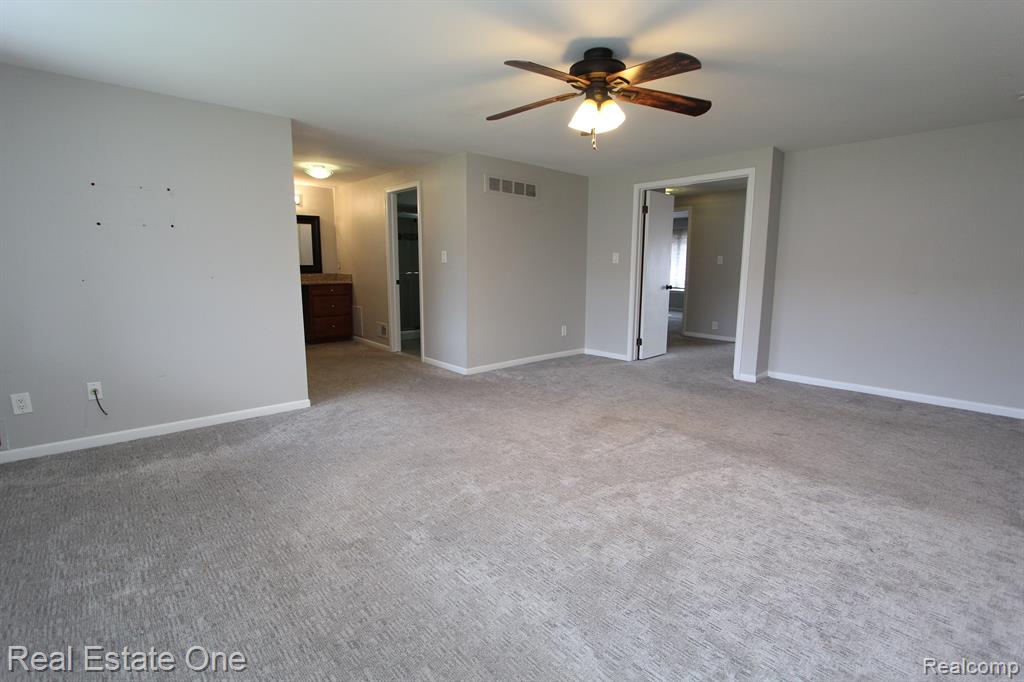 7404 PEBBLE POINT, West Bloomfield, MI — Photo 15