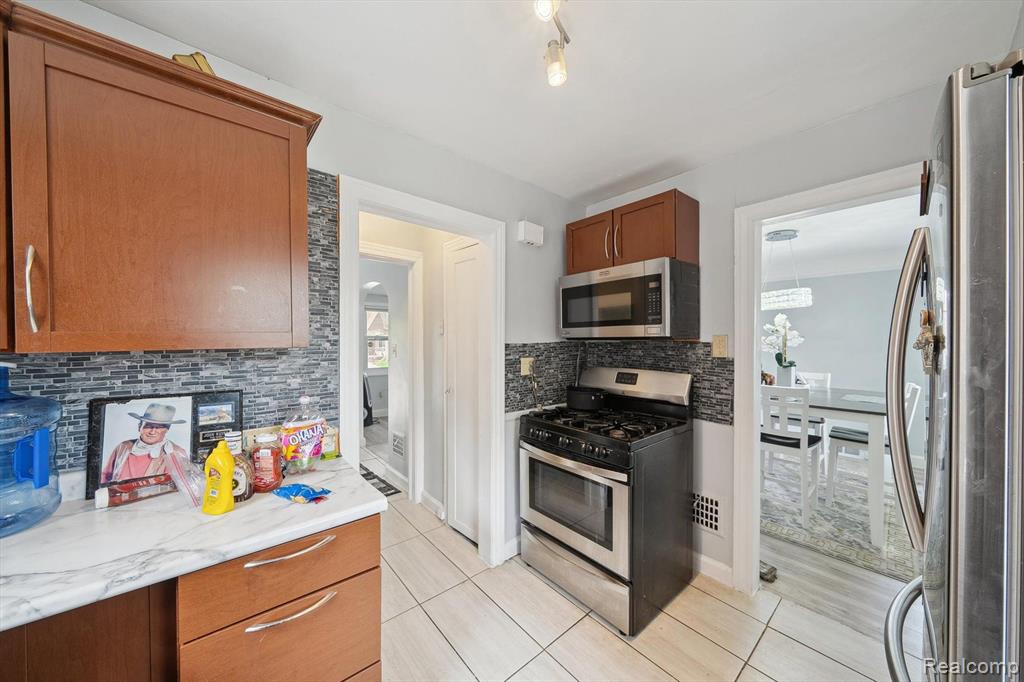 15032 SNOWDEN Street, Detroit, MI 48227 — Photo 10