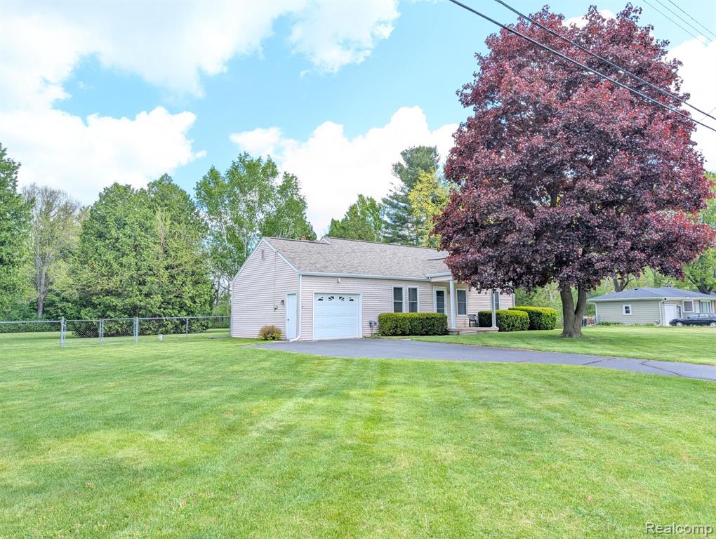 5097 Berneda Drive, Flint, MI 48506 — Photo 20