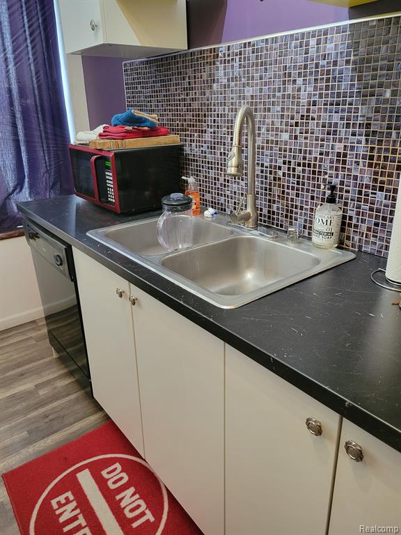 677 SELDEN Street, Detroit, MI 48201 — Photo 45