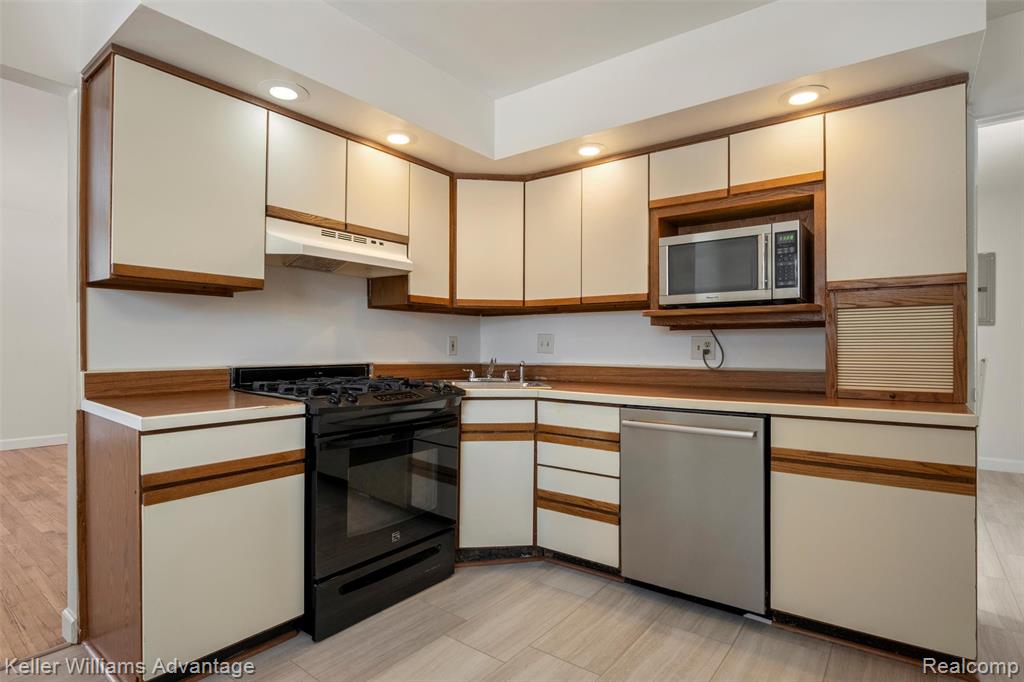 26529 Willow Cove, Woodhaven, MI 48183 — Photo 16
