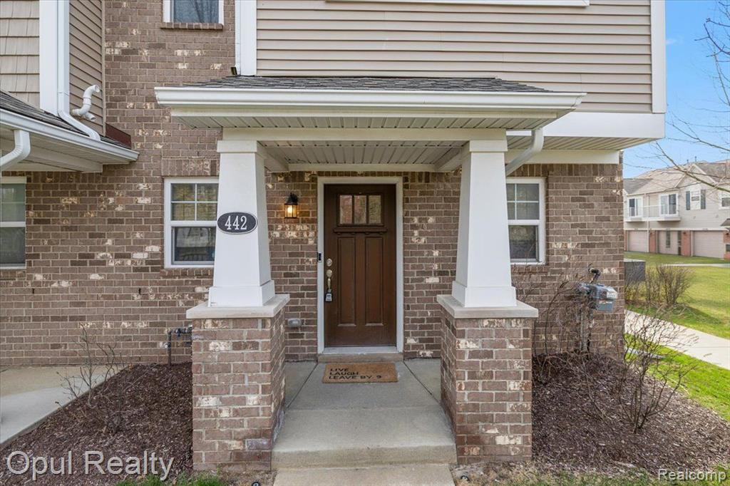 442 N WIXOM Road, Wixom, MI 48393 — Photo 2