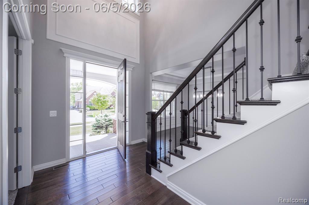 57558 Stoneleigh Drive, South Lyon, MI 48178 — Photo 13