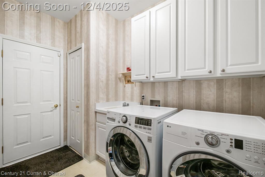 16925 Lochmoor Circle E, Northville, MI 48168 — Photo 34