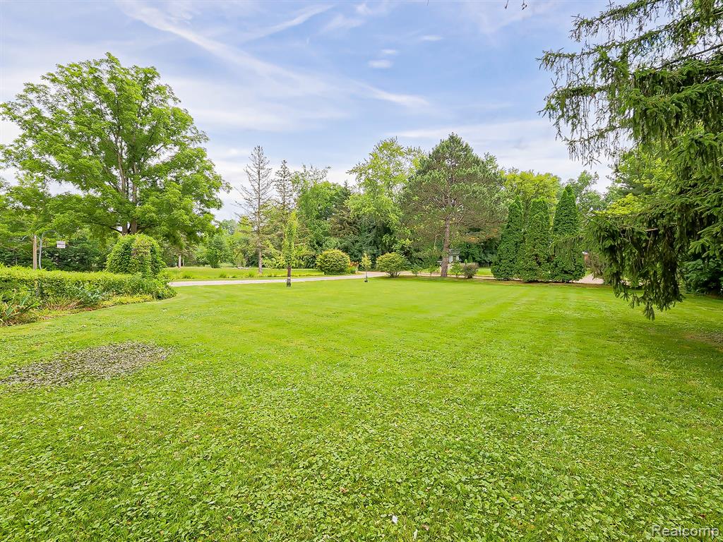 52010 11 Mile Road, South Lyon, MI 48178 — Photo 50