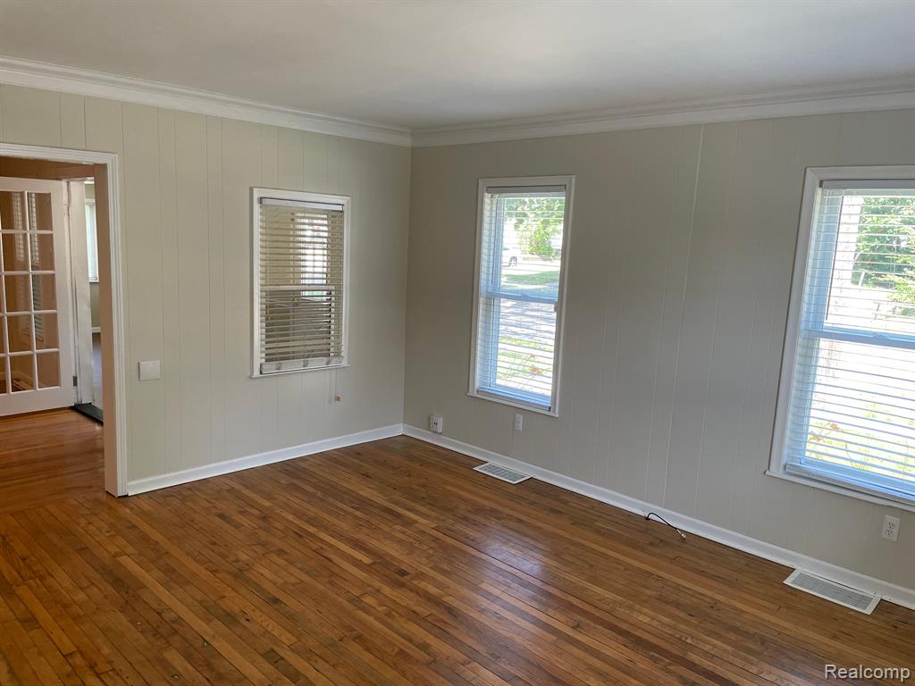 32 EAST Street, Oxford, MI 48371 — Photo 8