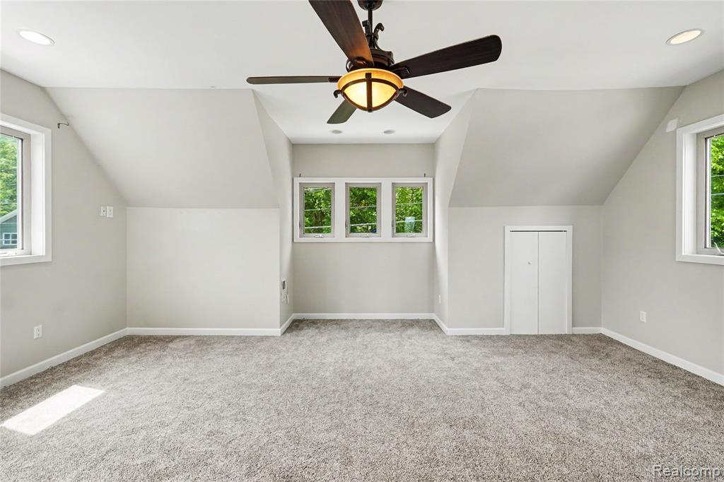 8390 Peninsular Drive, Fenton, MI 48430 — Photo 17