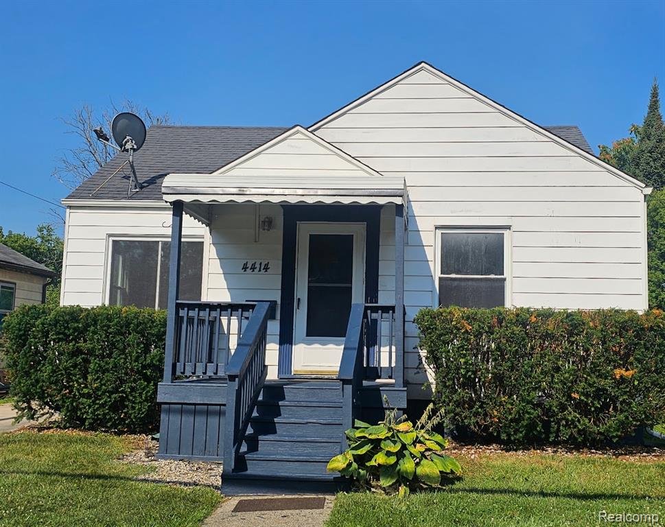 4414 Brunswick Avenue, Flint, MI 48507 — front exterior
