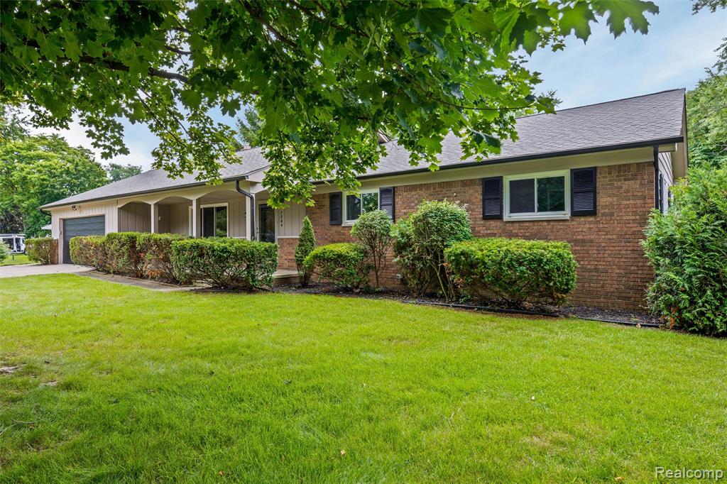9844 Klais Court, Clarkston, MI 48348 — Photo 3