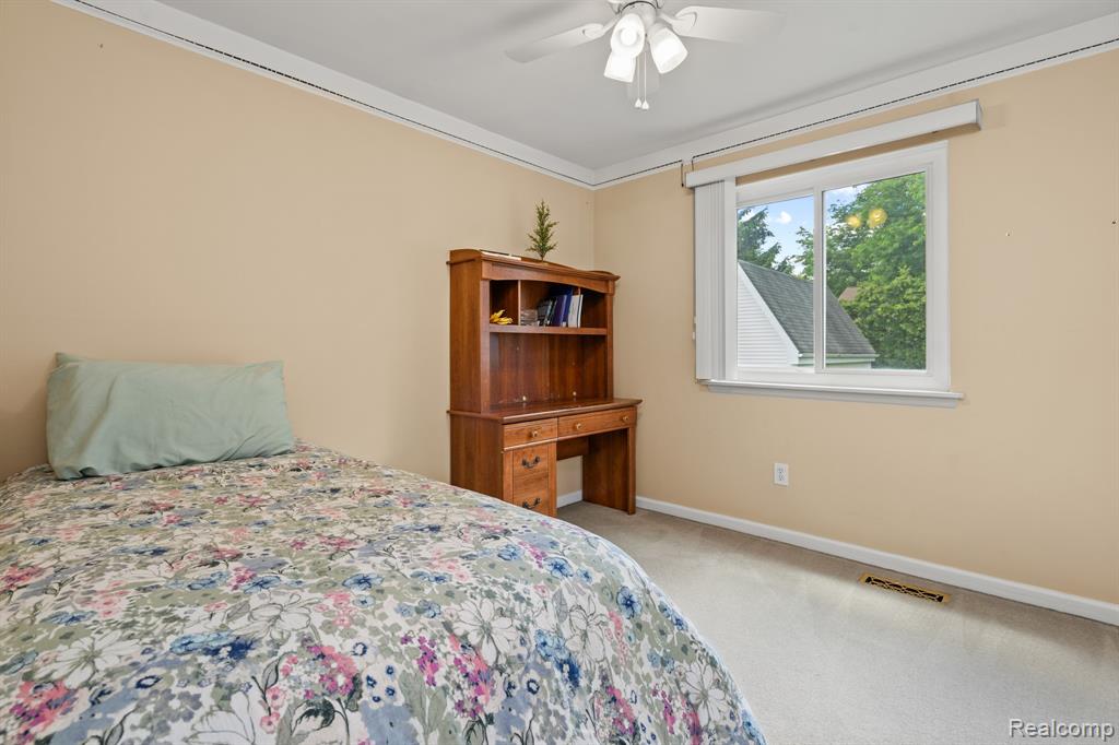 43057 Bond Court, Sterling Heights, MI 48313 — Photo 26