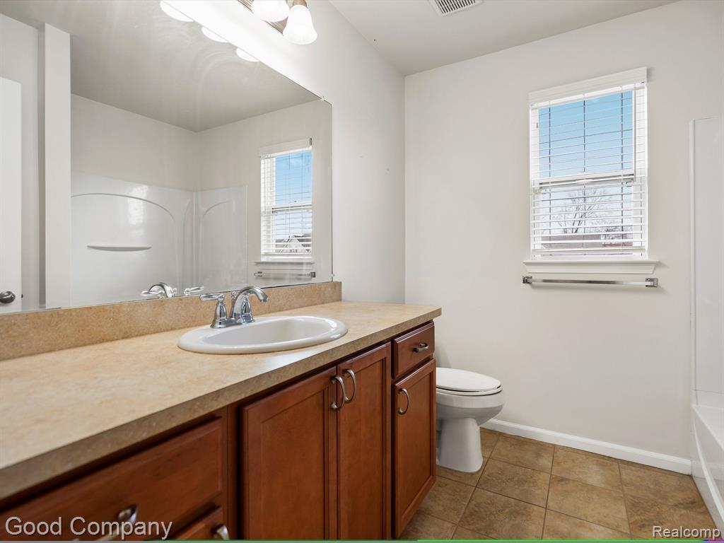 1051 PADDOCK Lane, South Lyon, MI 48178 — Photo 24