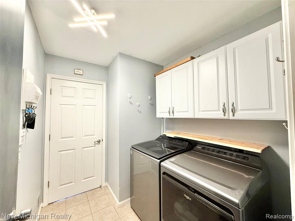 8205 Peninsula Circle, Grand Blanc, MI 48439 — Photo 13