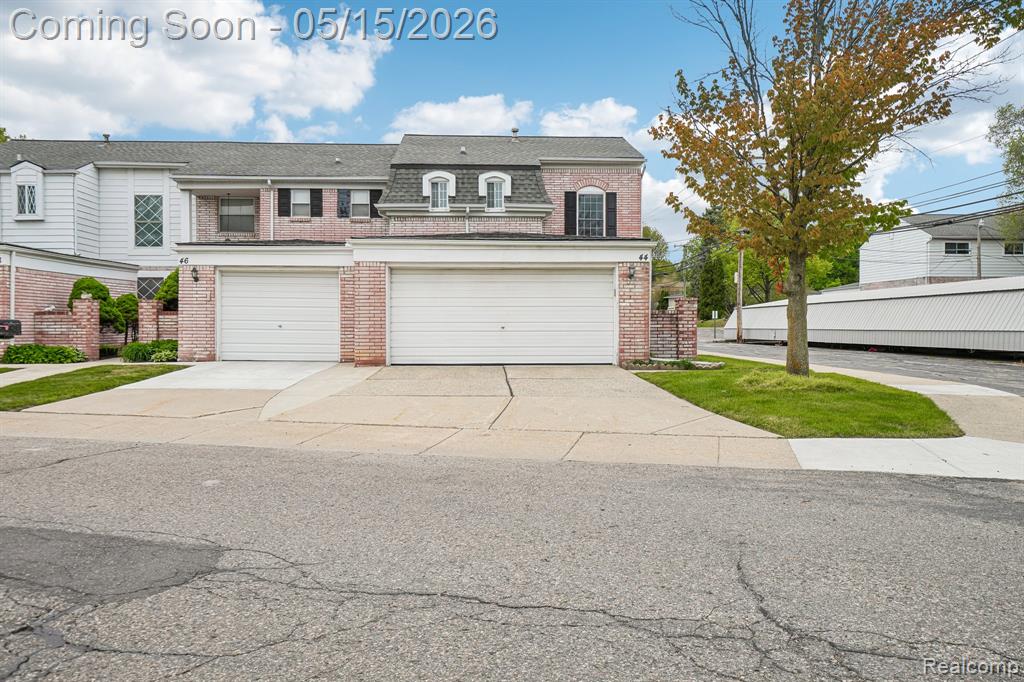 44 Stratford Lane, Rochester Hills, MI 48309 — Photo 2