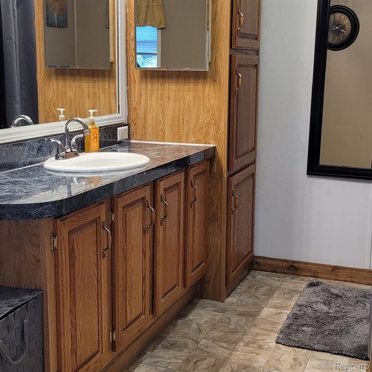 2201 Schnmeid, Six Lakes, MI 48886 — Photo 19