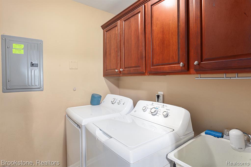 6913 Boulder Pointe Drive, Washington, MI — Photo 12