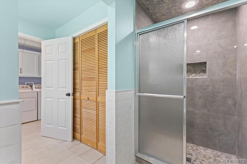 8437 WOODLAND SHORE Drive, Brighton, MI 48114 — Photo 26