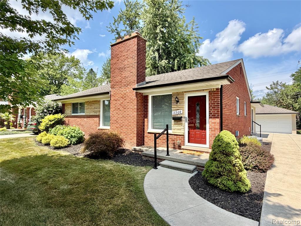 16928 Wetherby Street, Beverly Hills, MI 48025