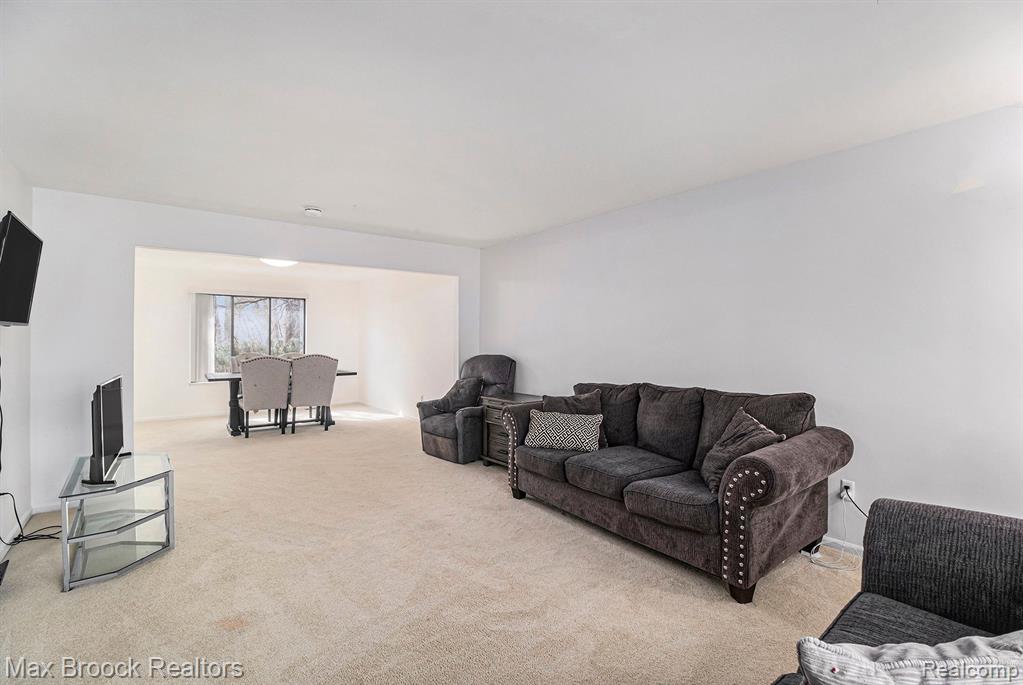 5962 CHERRY CREST Drive, West Bloomfield, MI — Photo 11