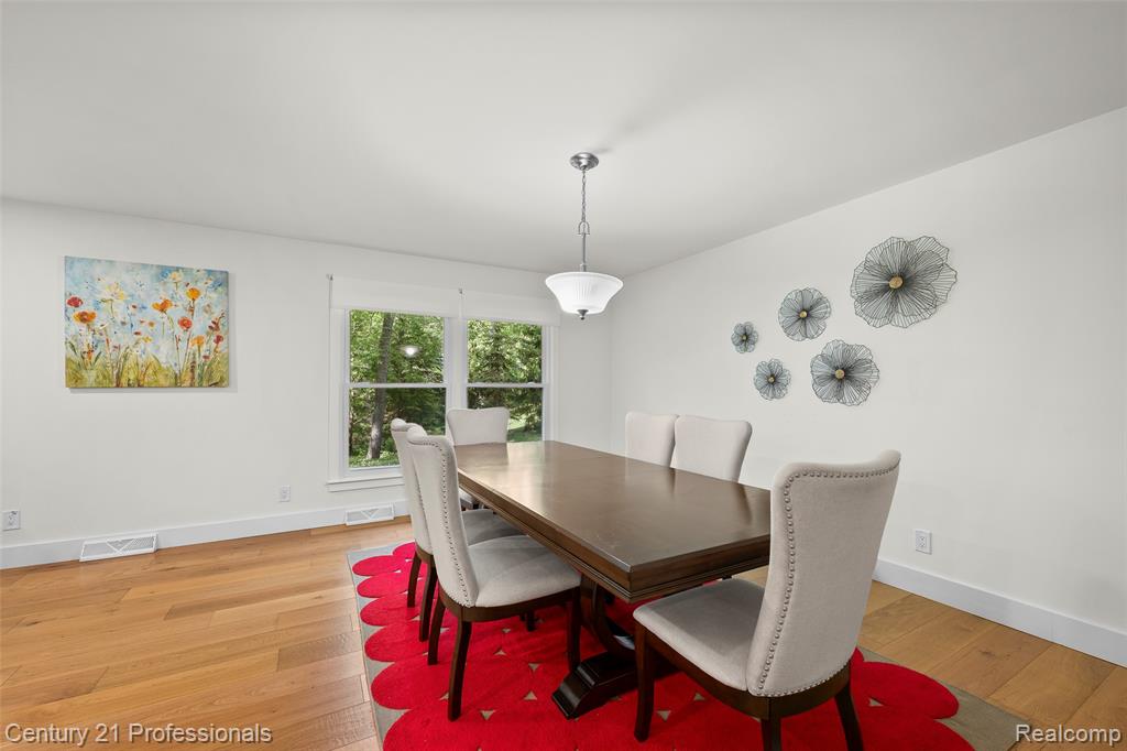 745 Hawthorne Drive, Bloomfield Hills, MI 48304 — Photo 22