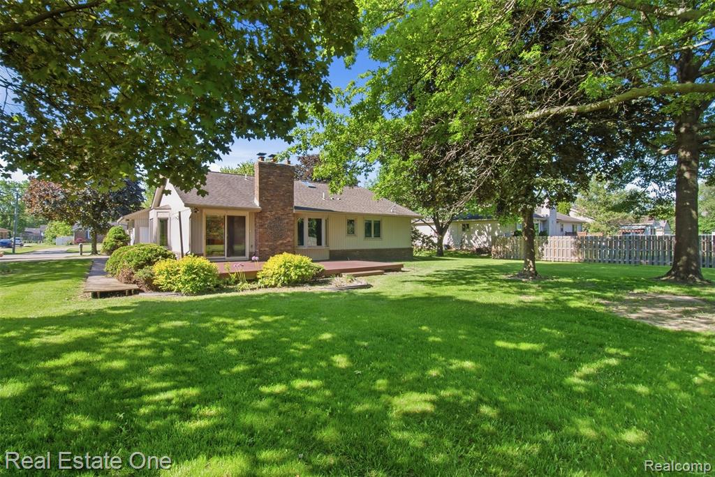 4425 Gardner Street, Sterling Heights, MI 48310 — Photo 36