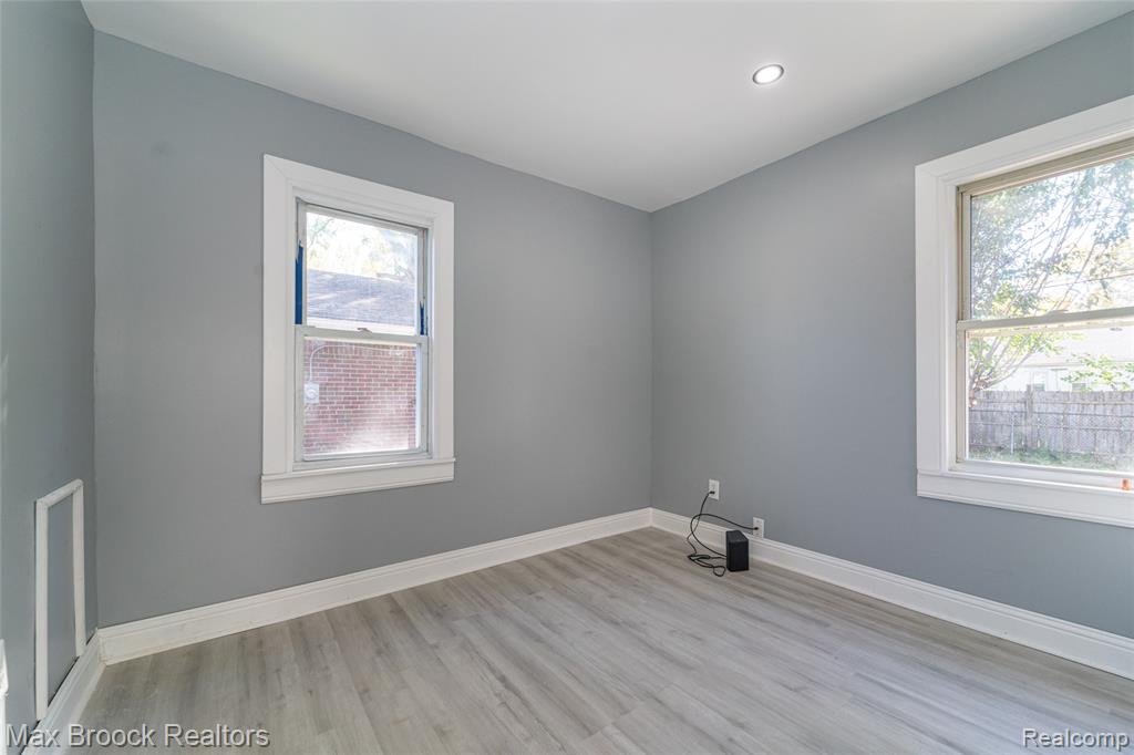 9327 Schaefer Highway, Detroit, MI 48228 — Photo 21