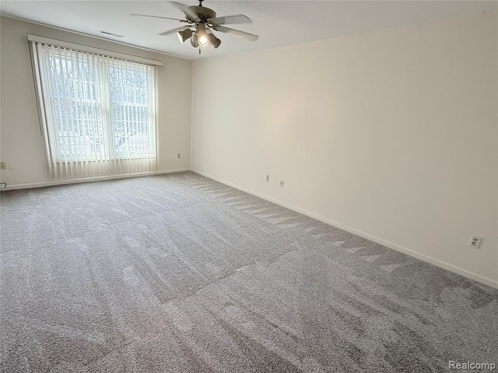 19710 W 13 Mile Road, 201, Beverly Hills, MI 48025 — Photo 15