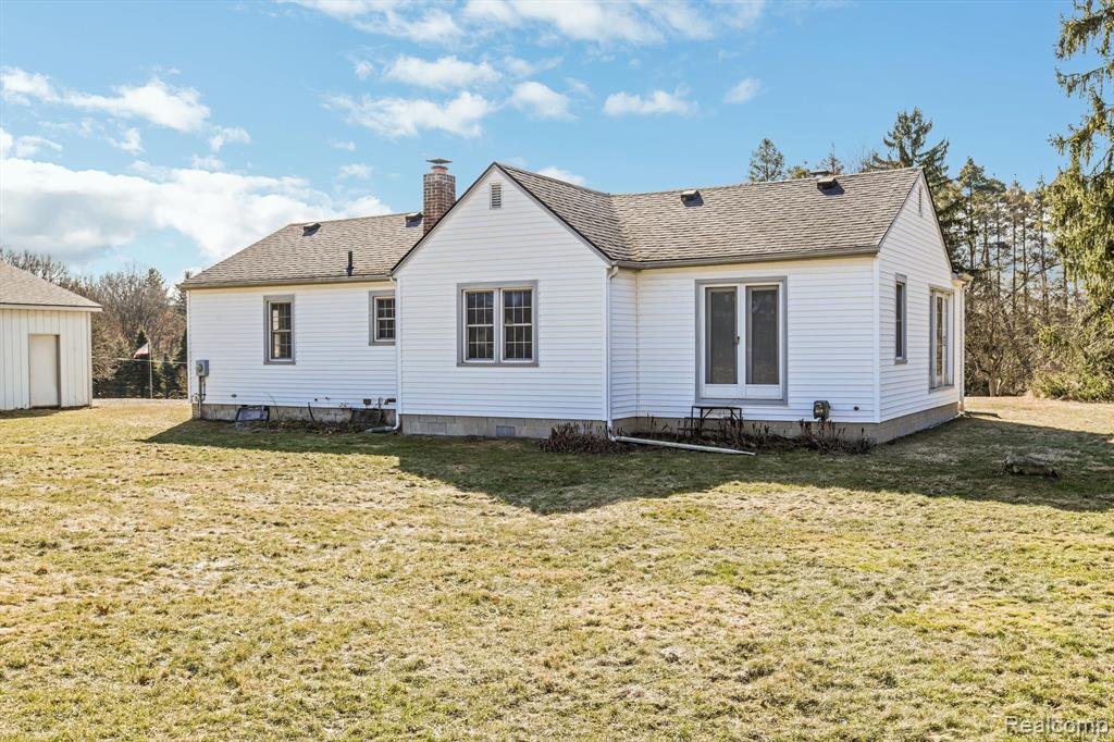850 W MAPLE Road, Milford, MI 48381 — Photo 17