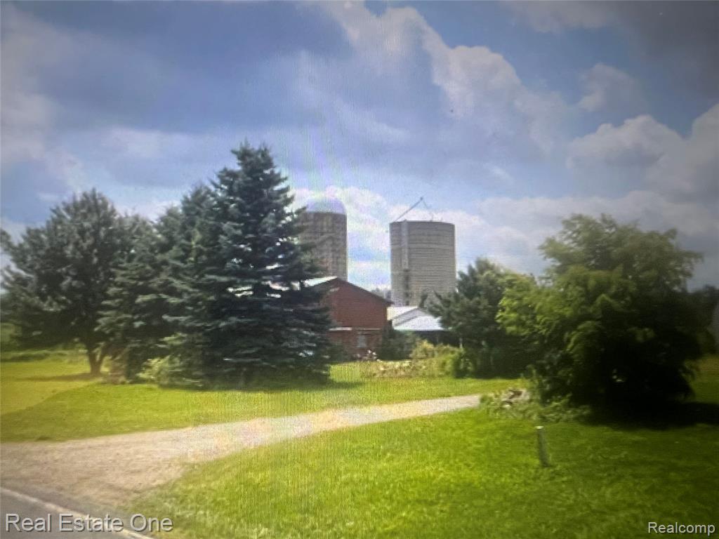 5551 N Gibbs Road, Albion, MI 49224 — Photo 2