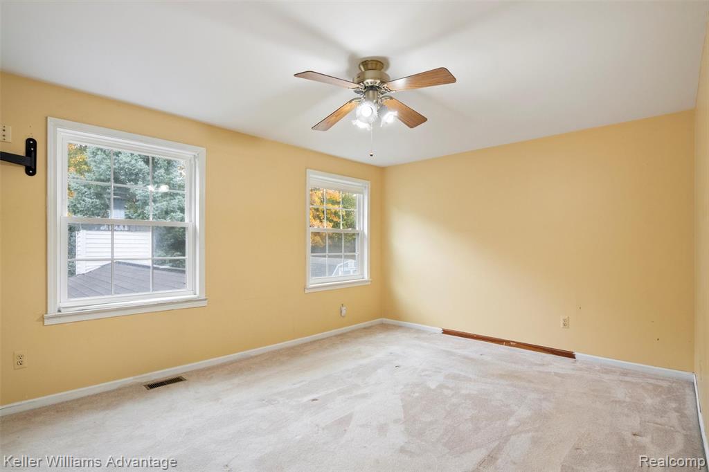 60422 Lamplighter Drive, New Hudson, MI 48165 — Photo 21