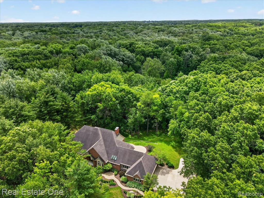 425 Courtney Road, Leonard, MI 48367 — Photo 81