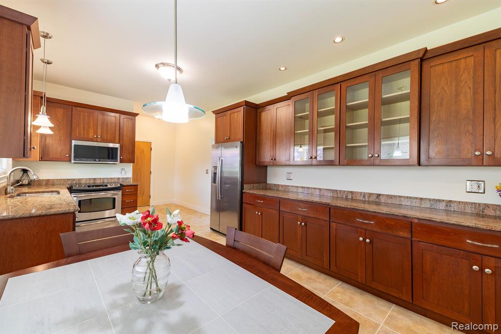 868 HELSTON Road, Bloomfield Hills, MI 48304 — Photo 6