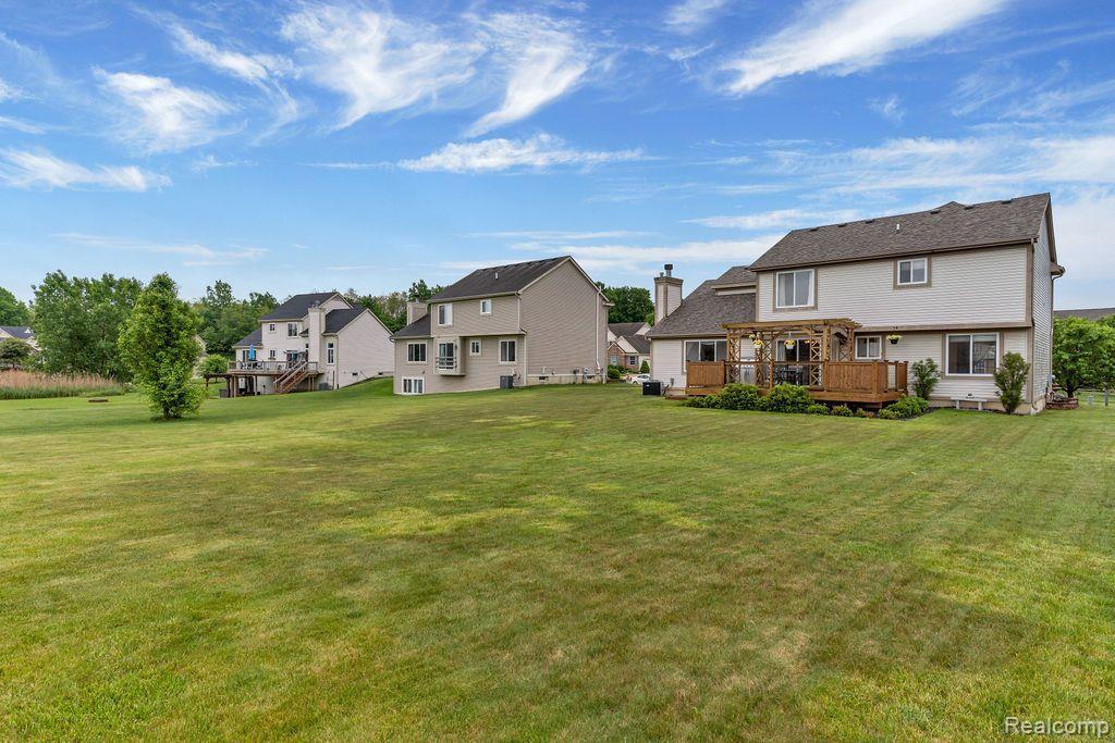 6300 LISMORE Circle, Grand Blanc, MI 48439 — Photo 37
