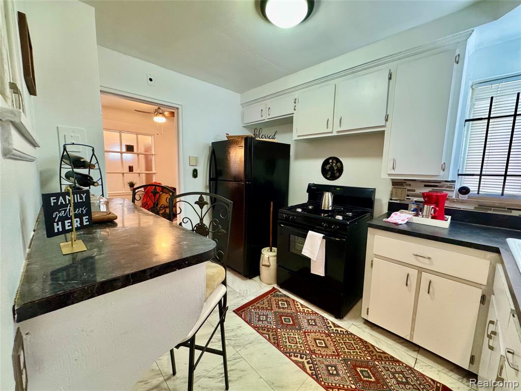 9534 Heyden, Detroit, MI 48228 — Photo 10